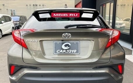 Toyota C-HR I рестайлинг, 2022 год, 1 350 000 рублей, 6 фотография