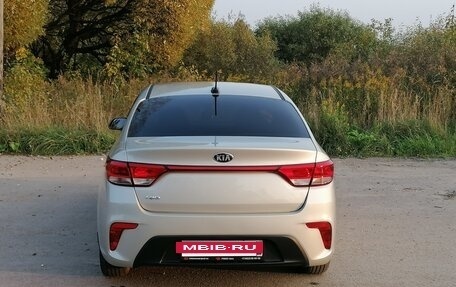KIA Rio IV, 2018 год, 1 000 000 рублей, 4 фотография