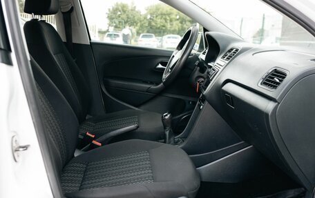 Volkswagen Polo VI (EU Market), 2015 год, 850 000 рублей, 17 фотография