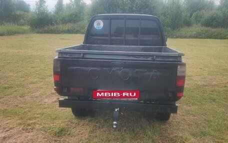 Toyota Hilux VI, 2002 год, 950 000 рублей, 5 фотография