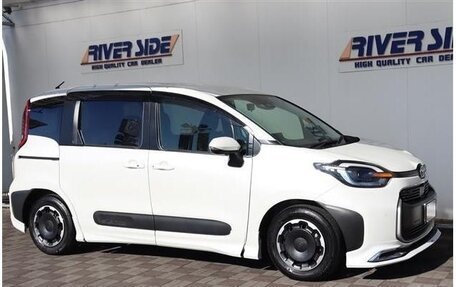 Toyota Sienta, 2022 год, 1 384 000 рублей, 3 фотография