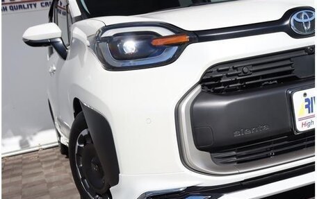 Toyota Sienta, 2022 год, 1 384 000 рублей, 37 фотография