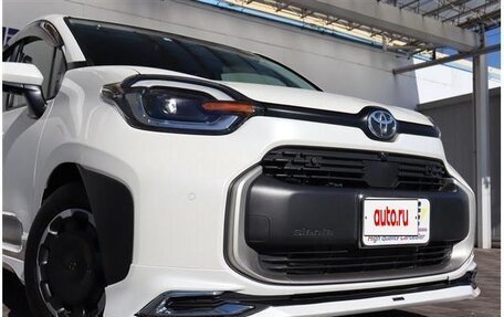 Toyota Sienta, 2022 год, 1 384 000 рублей, 38 фотография
