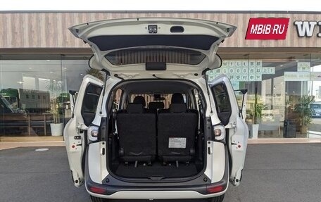 Toyota Sienta II, 2021 год, 1 094 000 рублей, 24 фотография