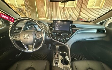 Toyota Camry, 2021 год, 3 600 000 рублей, 7 фотография