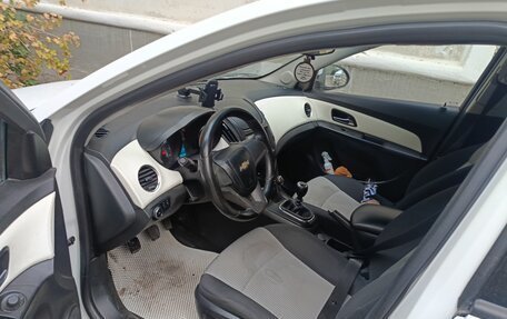 Chevrolet Cruze II, 2013 год, 700 000 рублей, 6 фотография