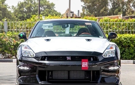 Nissan GT-R, 2024 год, 33 868 000 рублей, 2 фотография
