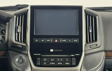 Toyota Land Cruiser 200, 2018 год, 7 110 000 рублей, 14 фотография