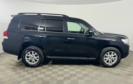 Toyota Land Cruiser 200, 2018 год, 7 110 000 рублей, 4 фотография