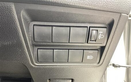 Toyota Yaris, 2021 год, 930 000 рублей, 18 фотография