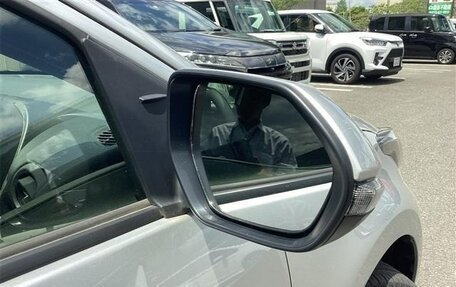 Toyota Yaris, 2021 год, 930 000 рублей, 28 фотография