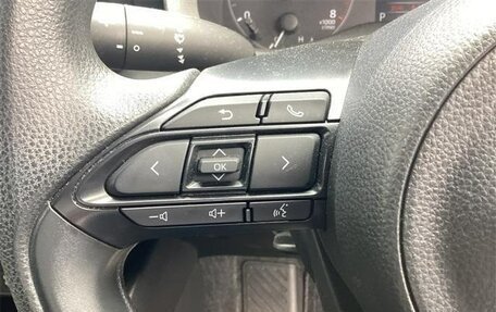 Toyota Yaris, 2021 год, 930 000 рублей, 27 фотография