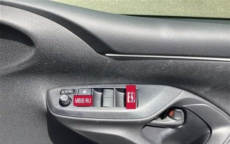 Toyota Yaris, 2021 год, 930 000 рублей, 19 фотография