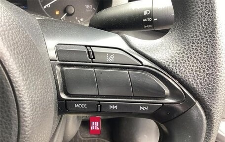 Toyota Yaris, 2021 год, 930 000 рублей, 26 фотография