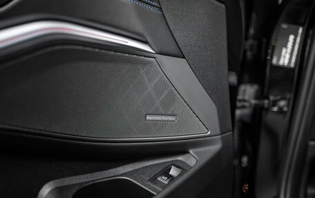 BMW 3 серия, 2019 год, 3 970 000 рублей, 21 фотография