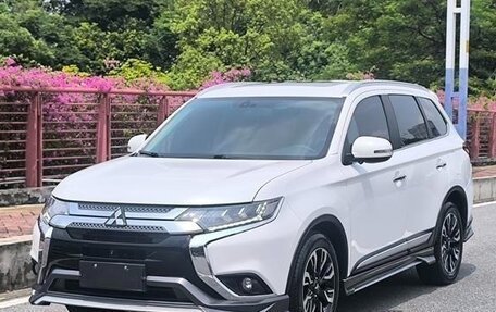 Mitsubishi Outlander III рестайлинг 3, 2021 год, 2 510 000 рублей, 1 фотография