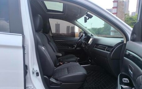 Mitsubishi Outlander III рестайлинг 3, 2021 год, 2 510 000 рублей, 12 фотография