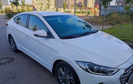 Hyundai Elantra VI рестайлинг, 2017 год, 1 400 000 рублей, 4 фотография