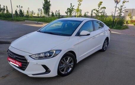Hyundai Elantra VI рестайлинг, 2017 год, 1 400 000 рублей, 6 фотография
