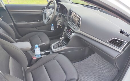 Hyundai Elantra VI рестайлинг, 2017 год, 1 400 000 рублей, 8 фотография