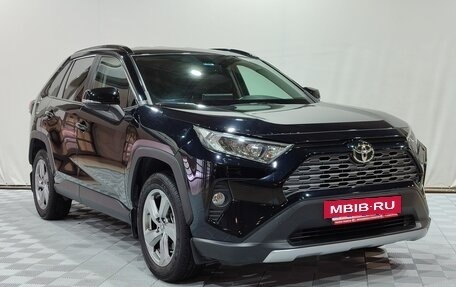 Toyota RAV4, 2022 год, 3 800 000 рублей, 3 фотография