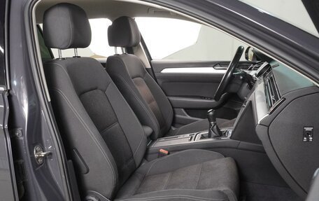 Volkswagen Passat B8 рестайлинг, 2015 год, 1 739 000 рублей, 8 фотография