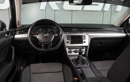 Volkswagen Passat B8 рестайлинг, 2015 год, 1 739 000 рублей, 6 фотография