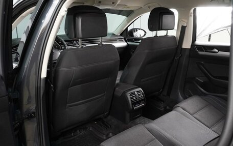 Volkswagen Passat B8 рестайлинг, 2015 год, 1 739 000 рублей, 11 фотография