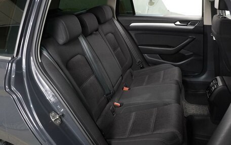 Volkswagen Passat B8 рестайлинг, 2015 год, 1 739 000 рублей, 7 фотография