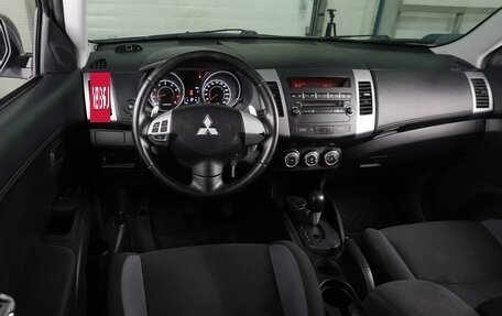 Mitsubishi Outlander III рестайлинг 3, 2012 год, 1 099 000 рублей, 6 фотография