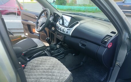 Mitsubishi L200 IV рестайлинг, 2013 год, 2 250 000 рублей, 8 фотография