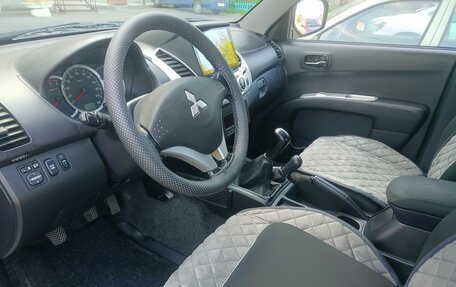 Mitsubishi L200 IV рестайлинг, 2013 год, 2 250 000 рублей, 24 фотография