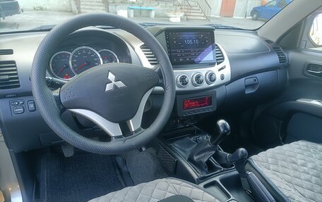 Mitsubishi L200 IV рестайлинг, 2013 год, 2 250 000 рублей, 27 фотография