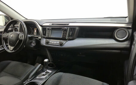 Toyota RAV4, 2016 год, 2 295 000 рублей, 13 фотография