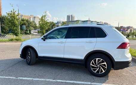 Volkswagen Tiguan II, 2018 год, 1 990 000 рублей, 7 фотография