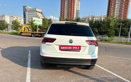 Volkswagen Tiguan II, 2018 год, 1 990 000 рублей, 4 фотография