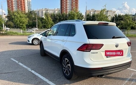 Volkswagen Tiguan II, 2018 год, 1 990 000 рублей, 5 фотография
