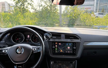 Volkswagen Tiguan II, 2018 год, 1 990 000 рублей, 10 фотография
