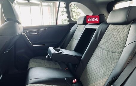 Toyota RAV4, 2025 год, 4 290 000 рублей, 13 фотография
