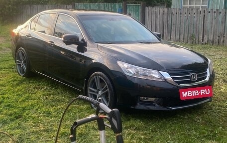 Honda Accord IX рестайлинг, 2013 год, 1 550 000 рублей, 2 фотография