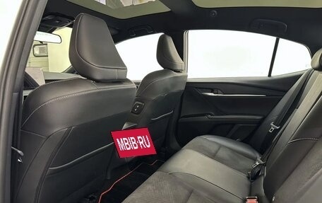 Toyota Camry, 2024 год, 3 670 000 рублей, 14 фотография