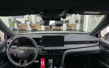 Toyota Camry, 2024 год, 3 670 000 рублей, 10 фотография
