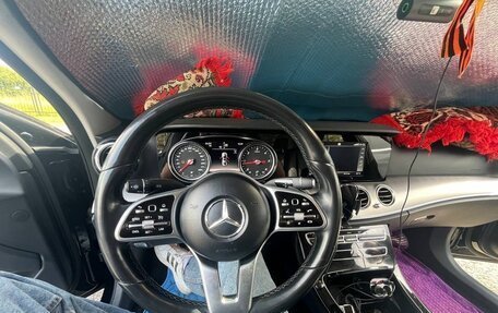 Mercedes-Benz E-Класс, 2019 год, 3 330 000 рублей, 6 фотография