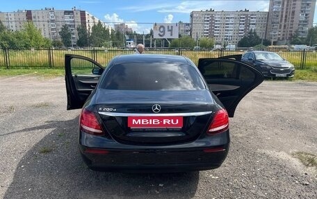 Mercedes-Benz E-Класс, 2019 год, 3 330 000 рублей, 3 фотография
