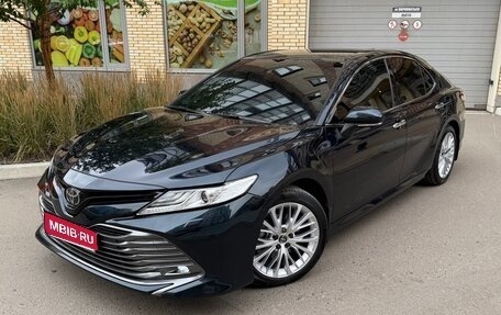 Toyota Camry, 2018 год, 3 000 000 рублей, 1 фотография