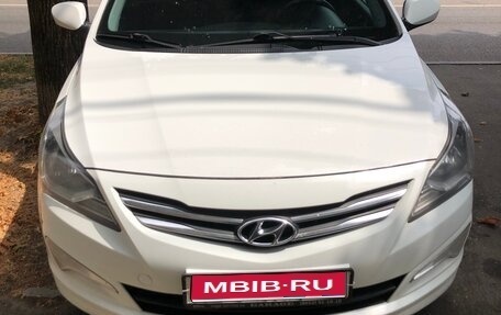 Hyundai Solaris II рестайлинг, 2014 год, 900 000 рублей, 1 фотография