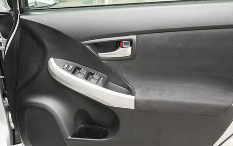Toyota Prius, 2014 год, 1 198 000 рублей, 19 фотография