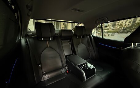 Toyota Camry, 2018 год, 3 000 000 рублей, 18 фотография