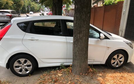 Hyundai Solaris II рестайлинг, 2014 год, 900 000 рублей, 4 фотография