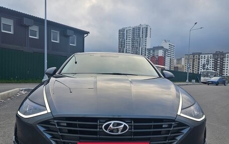 Hyundai Sonata VIII, 2019 год, 2 300 000 рублей, 2 фотография